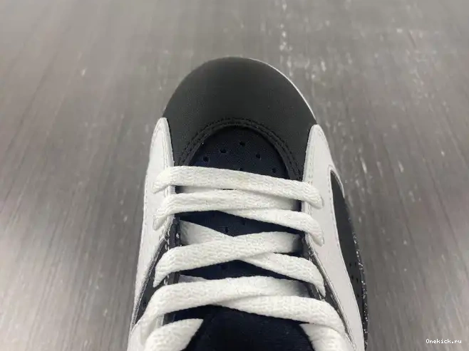 One Kick Jordan Oreo 6 Retro 384664-101 0523